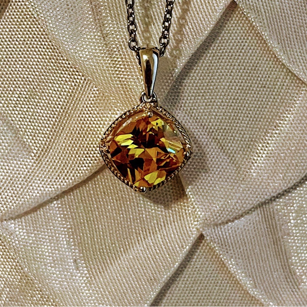 Elegant Gold Pendant Silver Necklace